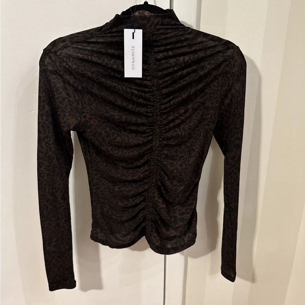 Dynamite Chandail LS shirred Front top